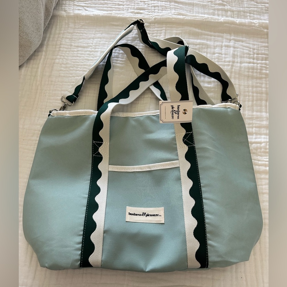 NWT Business & Pleasure Co. The Holiday Cooler Tote Bag